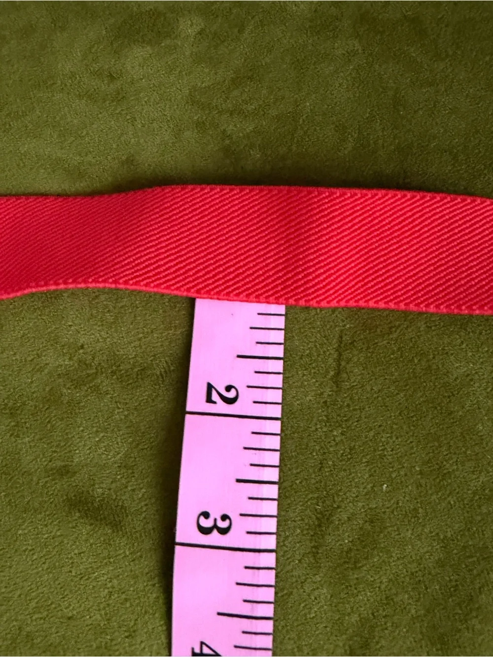 90s Vintage Women’s Elastic & Pleather Red Thin Belt with Gold Clasp Hook Buckle